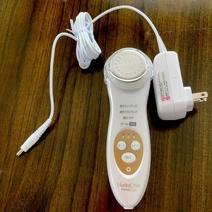 Hitachi beauty rejuvenating device - hot and cold